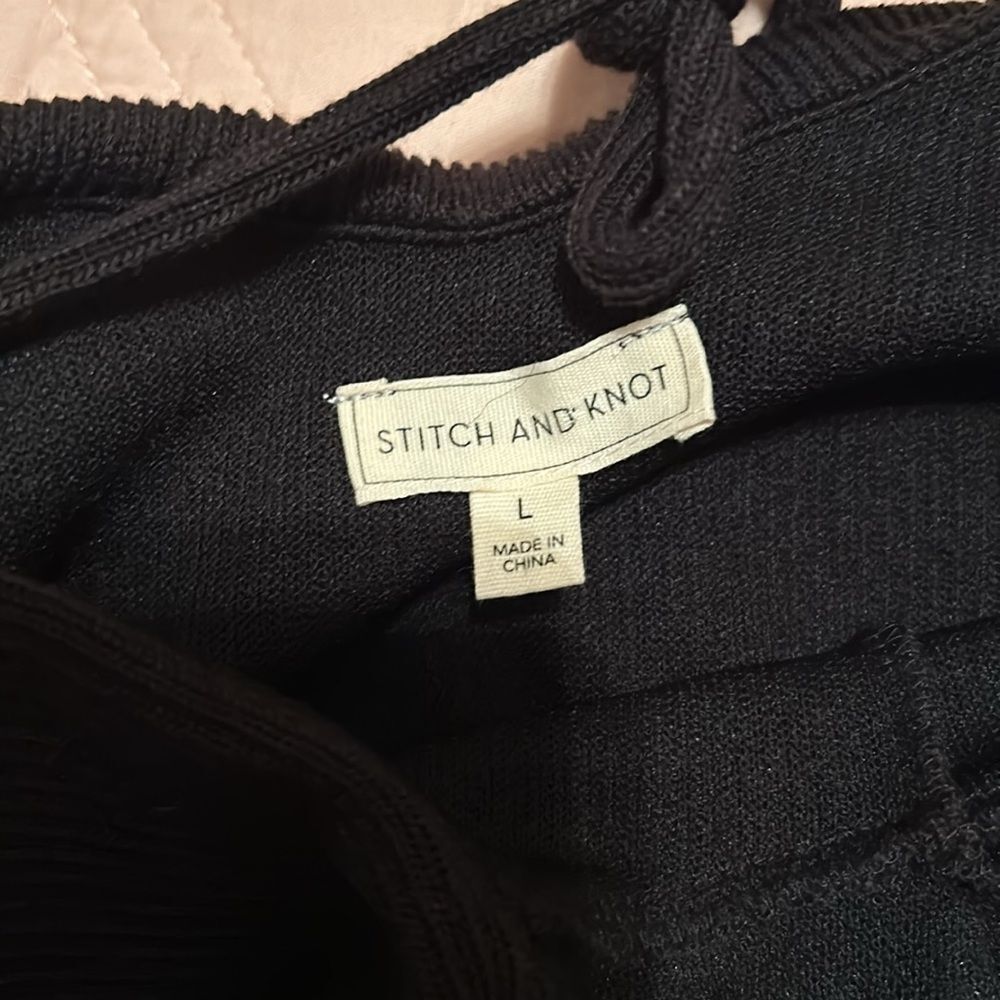 EUC Stitch & Knot Cold Shoulder Sweater (size Large) - Picture 5 of 7